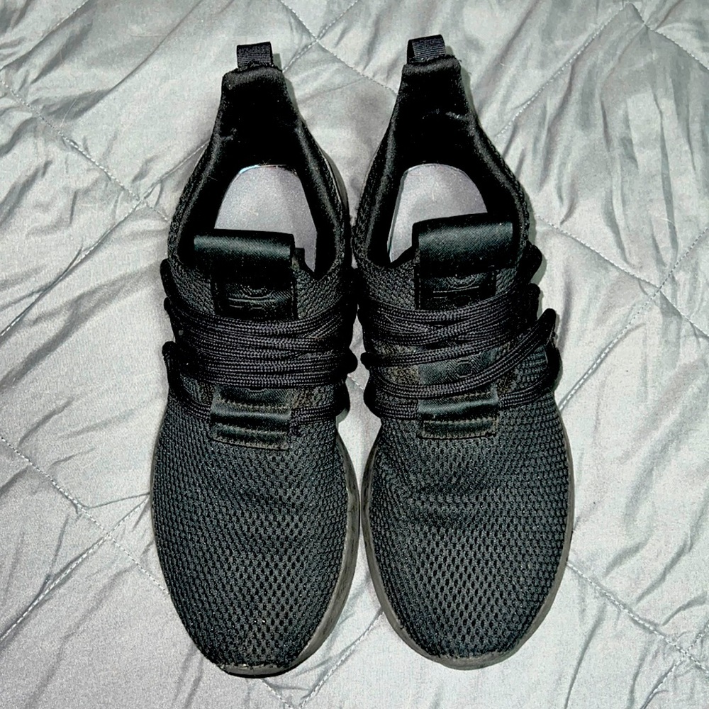 Boys adidas slip on sneakers black size 5. Good condition.